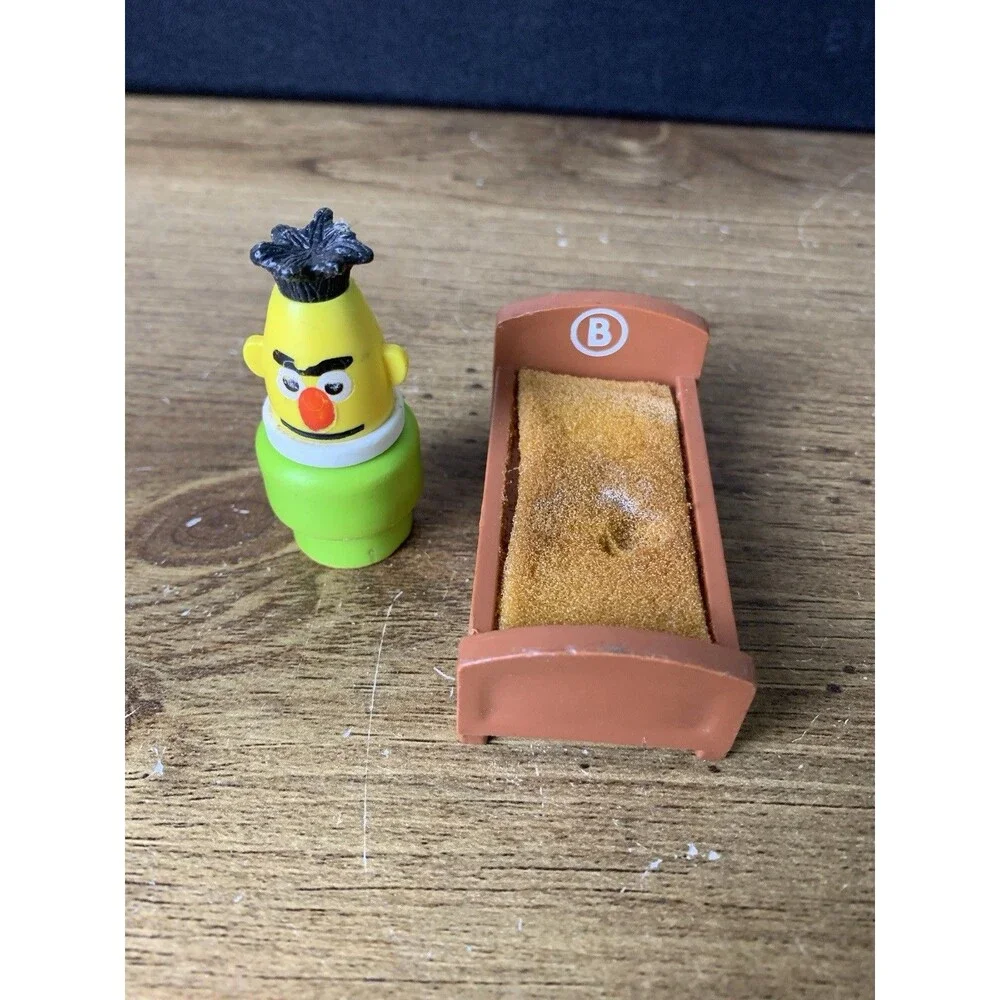 VTG Fisher Price Little People Bert & Berts Bed - Sesame Street #938